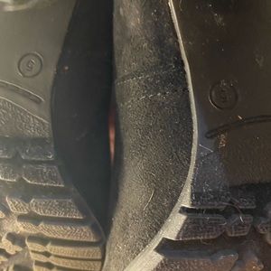 Boots size 5